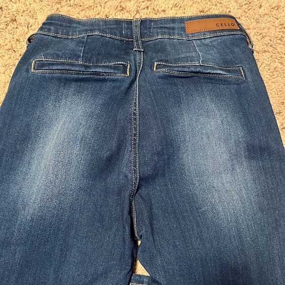 Jeans - Picture 4 of 5